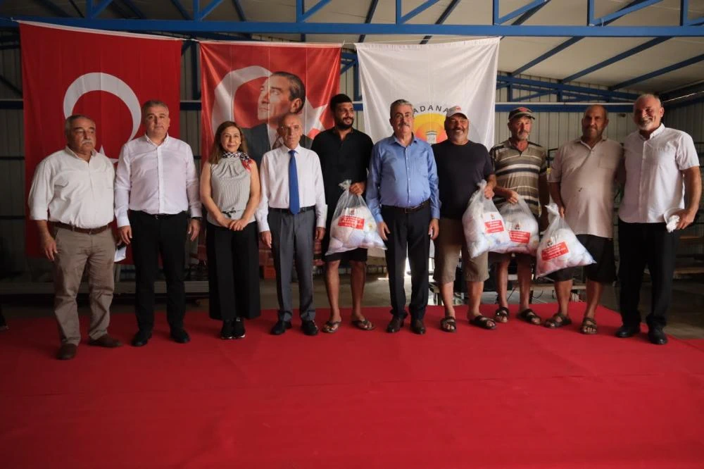 Karataş balıkçısına malzeme desteği