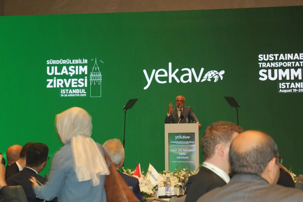 BAKAN URALOĞLU SÜRDÜRÜLEBİLİR ULAŞIM ZİRVESİ\'NDE KONUŞTU
