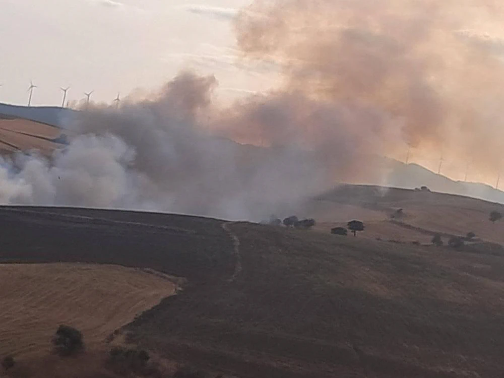 Gelibolu ilçesinde çıkan anız yangını büyümeden söndürüldü…