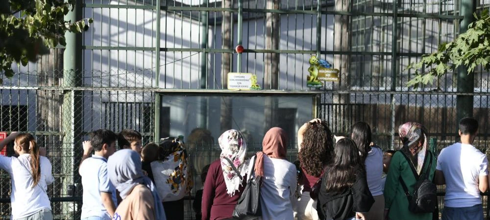 BÜYÜKKILIÇ’IN, DÜNYA HAYVANLARI KORUMA GÜNÜ JESTİ KAYSERİLİLERDEN YOĞUN İLGİ GÖRDÜ