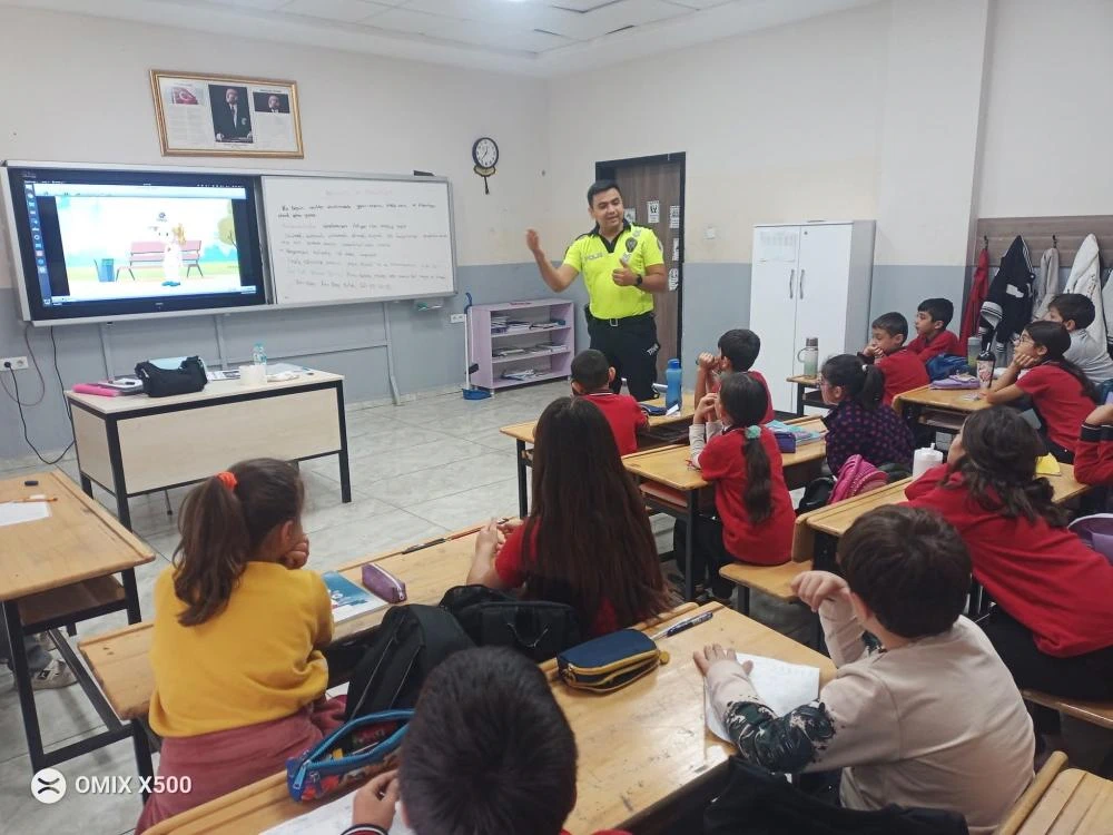 Gölbaşı’nda Öğrencilere Güvenli İnternet ve Trafik Eğitimi