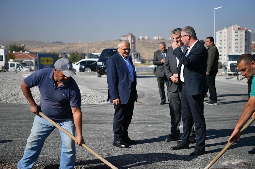 BAŞKAN BÜYÜKKILIÇ’TAN 29 EKİM’DE AÇILMASI PLANLANAN KAVŞAĞA YAKIN TAKİP