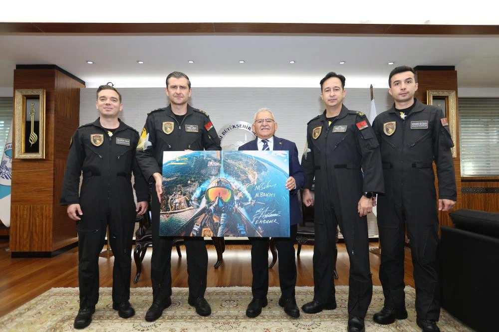 SOLOTÜRK’TEN BAŞKAN BÜYÜKKILIÇ’A ZİYARET