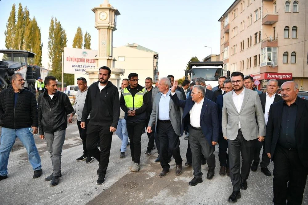 BAŞKAN BÜYÜKKILIÇ’TAN PINARBAŞI\'DA GÖNÜLLERİ KAZANAN HİZMET SEFERBERLİĞİ