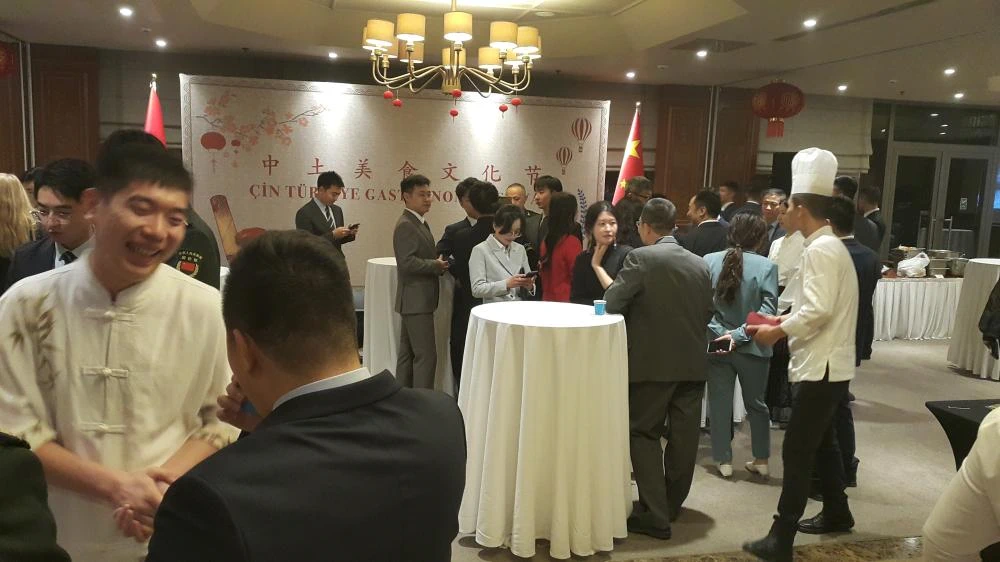 ÇİN-TÜRKİYE GASTRONOMİ FESTİVALİ ÜLKELERİN MUTFAK KÜLTÜRLERİNİ BİR ARAYA GETİRDİ.
