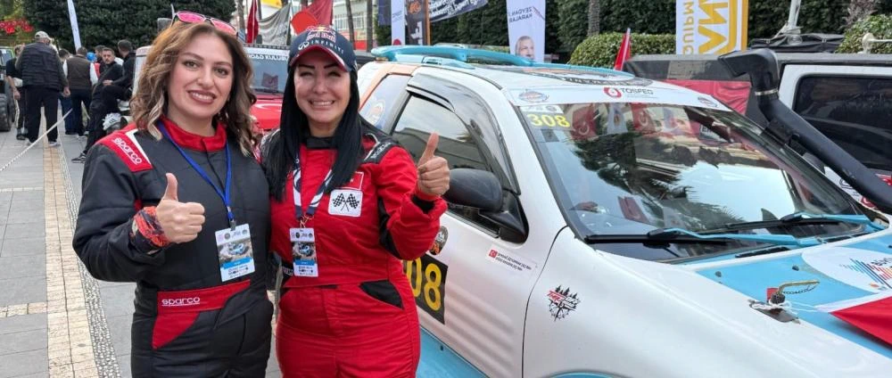 Off-Road Rüzgârı Adana’da Esti: Kadın Pilotlar Sahneye Çıktı
