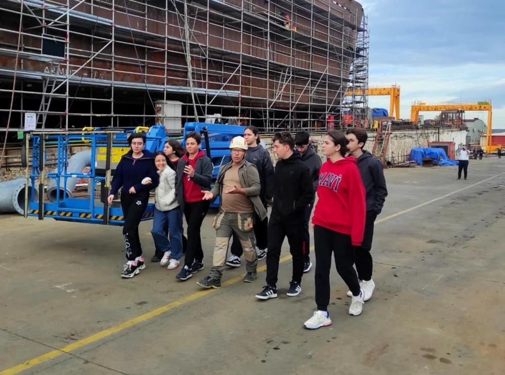 Gelibolulu Öğrencilere Gelibolu Tersanesi’ne Mesleki Vizyon Kazandırma Gezisi..