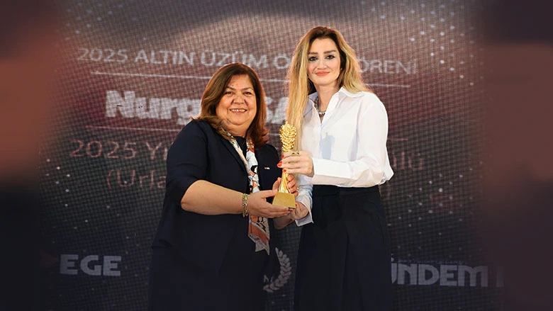 2025 İyilik Elçisi Ödülü Kızılay Başkanına