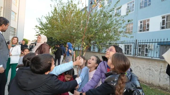 Adıyaman BİLSEM’de Şehitler İçin Fidanlar Dikildi