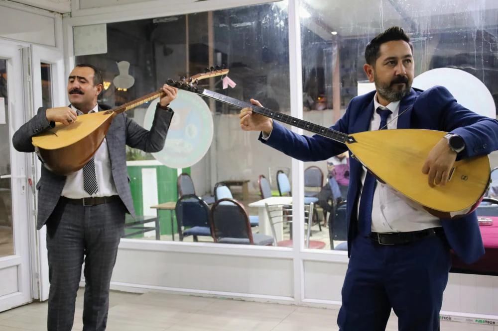 Buca’da Kars\'ın Aşık Geleneği Yaşatıldı