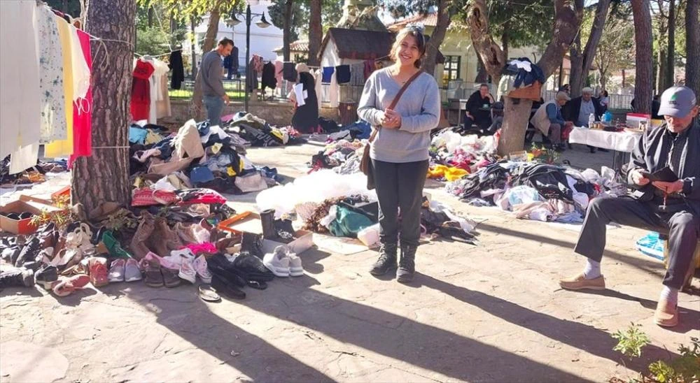 Sokak Hayvanlarının Maması Pazardan