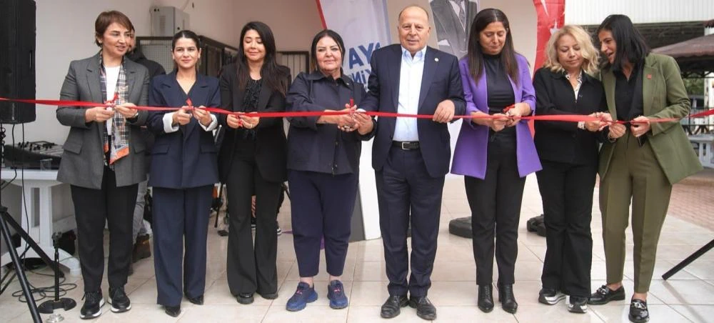 SEYHAN’DA KADIN DAYANIŞMASININ MEŞALESİ NARLICA’DA YANDI