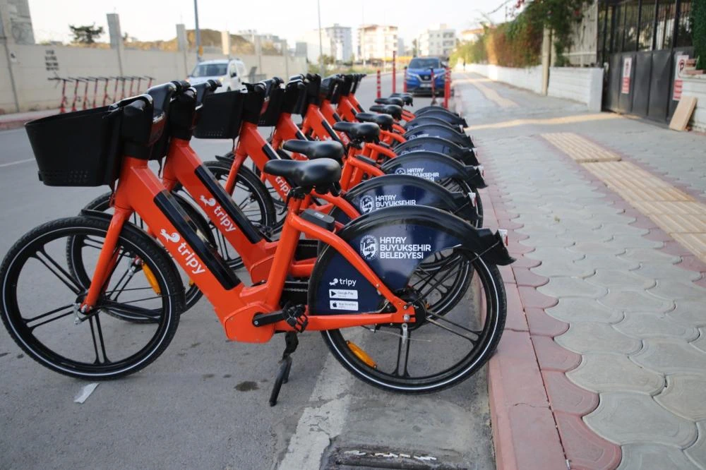 ELEKTİRİKLİ BİSİKLETLER SAHAYA İNDİ