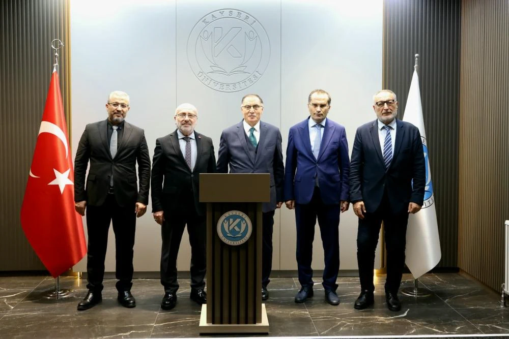 Önceki Dönem Kamu Başdenetçisi Malkoç, KAYÜ’de “Türkiye Yüzyılı ve Üniversitelerimiz” Konulu Konferans